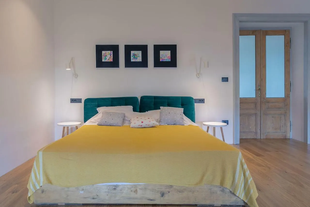 Apartman Bjork بولا شقة