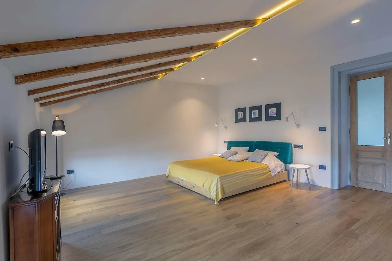 Apartman Bjork بولا 0*,